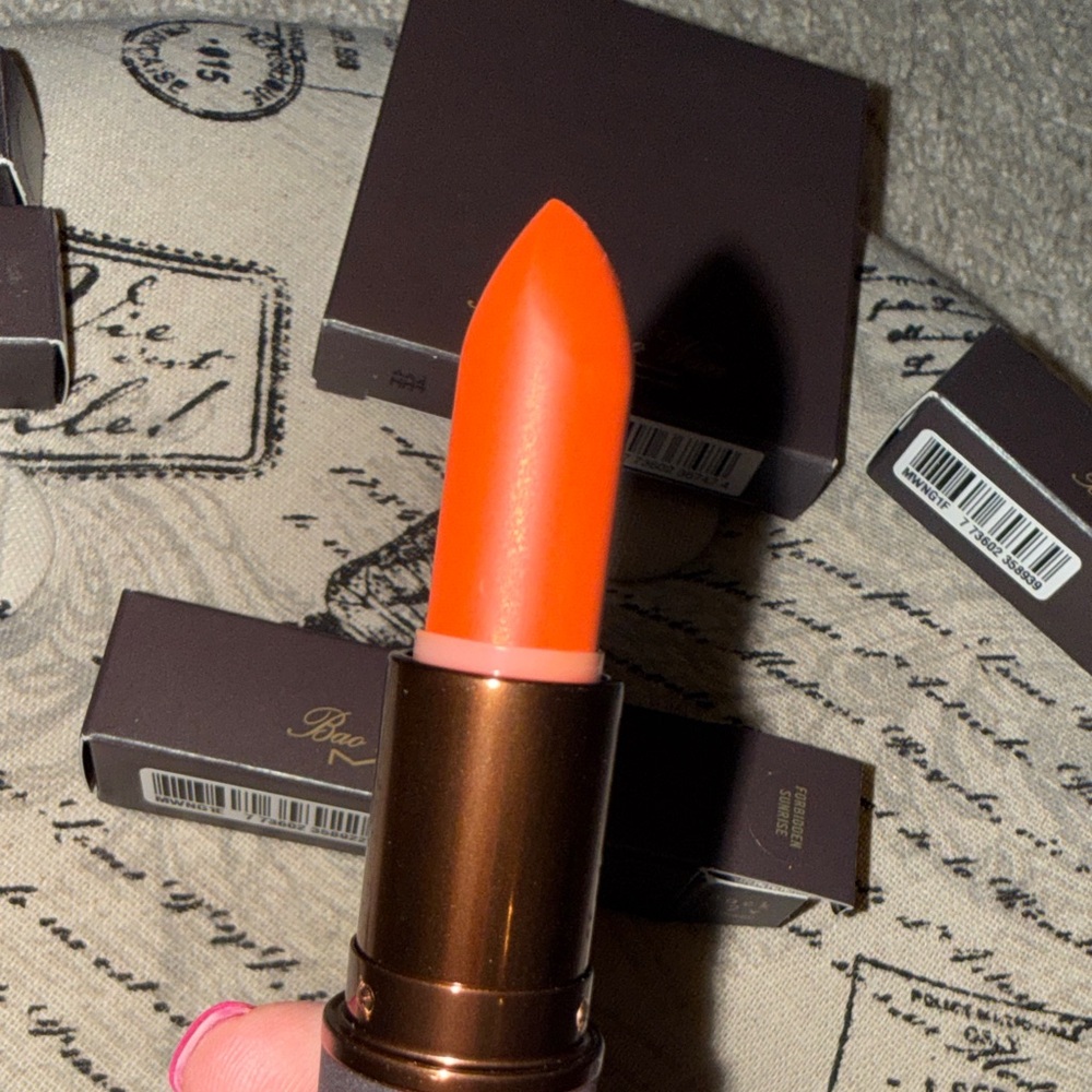 MAC Cosmetics Bold Coral Lipstick - Picture 6 of 7